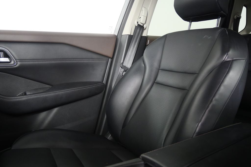 Thumbnail: 2021 Nissan Rogue - 17