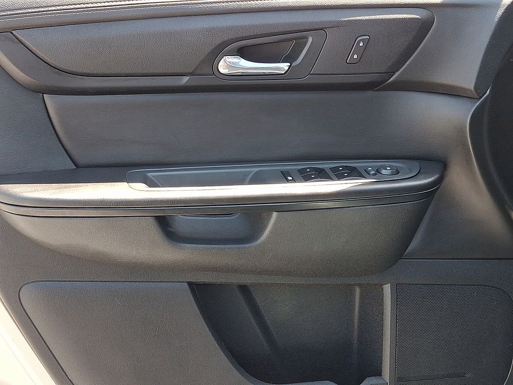 2017 Chevrolet Traverse — photo 14