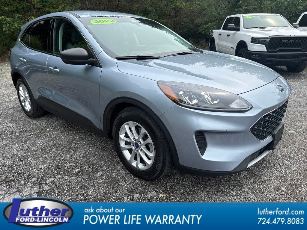  2022 Ford Escape SE FWD   