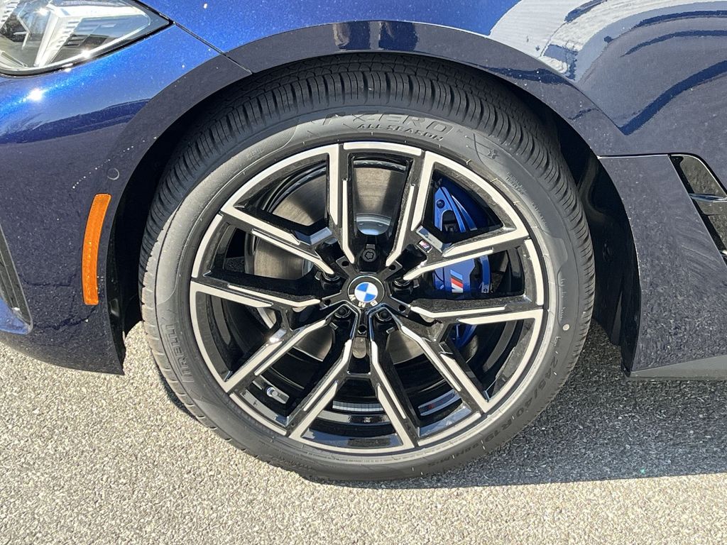 Thumbnail: 2026 BMW i4 - 10