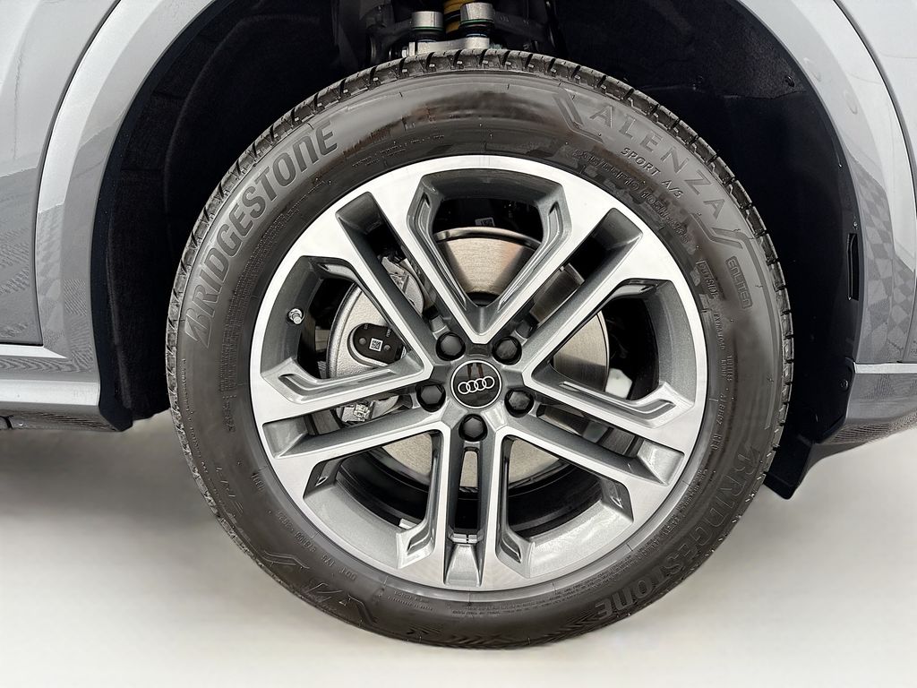 Thumbnail: 2025 Audi Q5 - 32