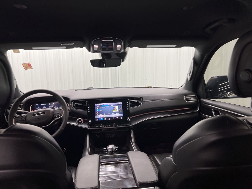 2024 Jeep Wagoneer Base Silver at River Oaks CDJR
