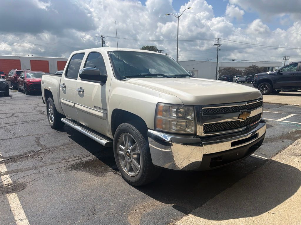 White Diamond Clearcoat 2012 Chevrolet Silverado 1500 Pickup Truck Four-Wheel Drive 6-Speed Automatic Overdrive