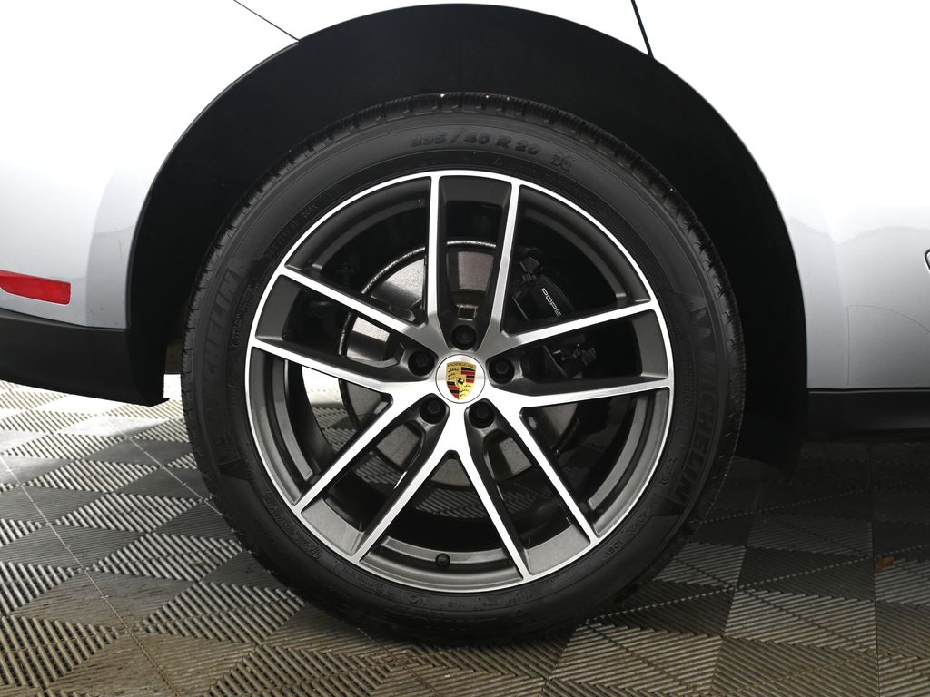 Thumbnail: 2024 Porsche Macan - 12