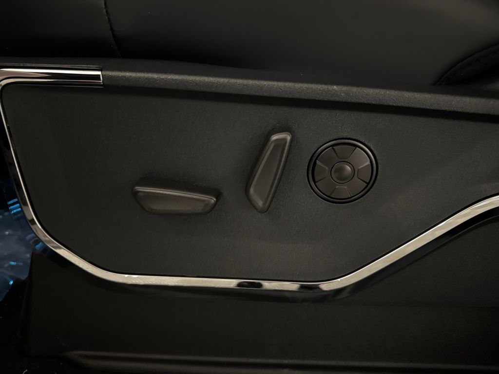 New 2026 White Ford Platinum image 28