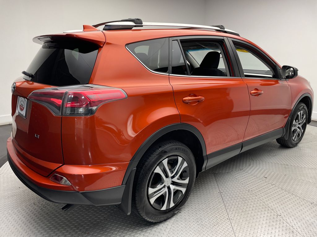 2016 Toyota RAV4 LE 5