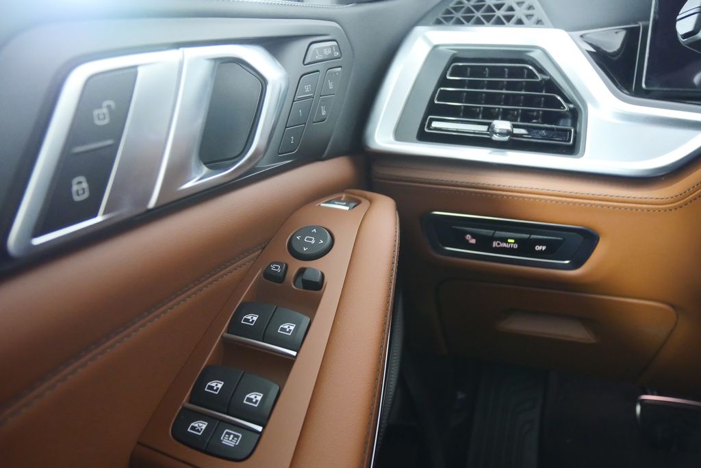 2026 BMW X7 Alpina XB7 24