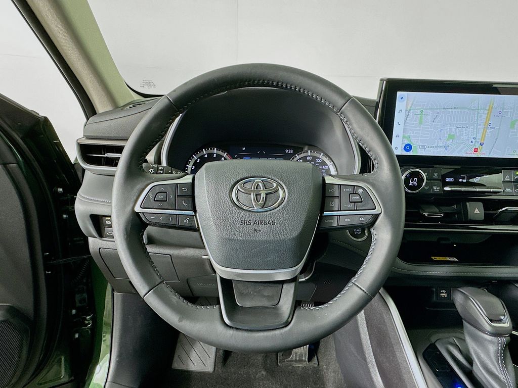 2024 Toyota Highlander XLE 11