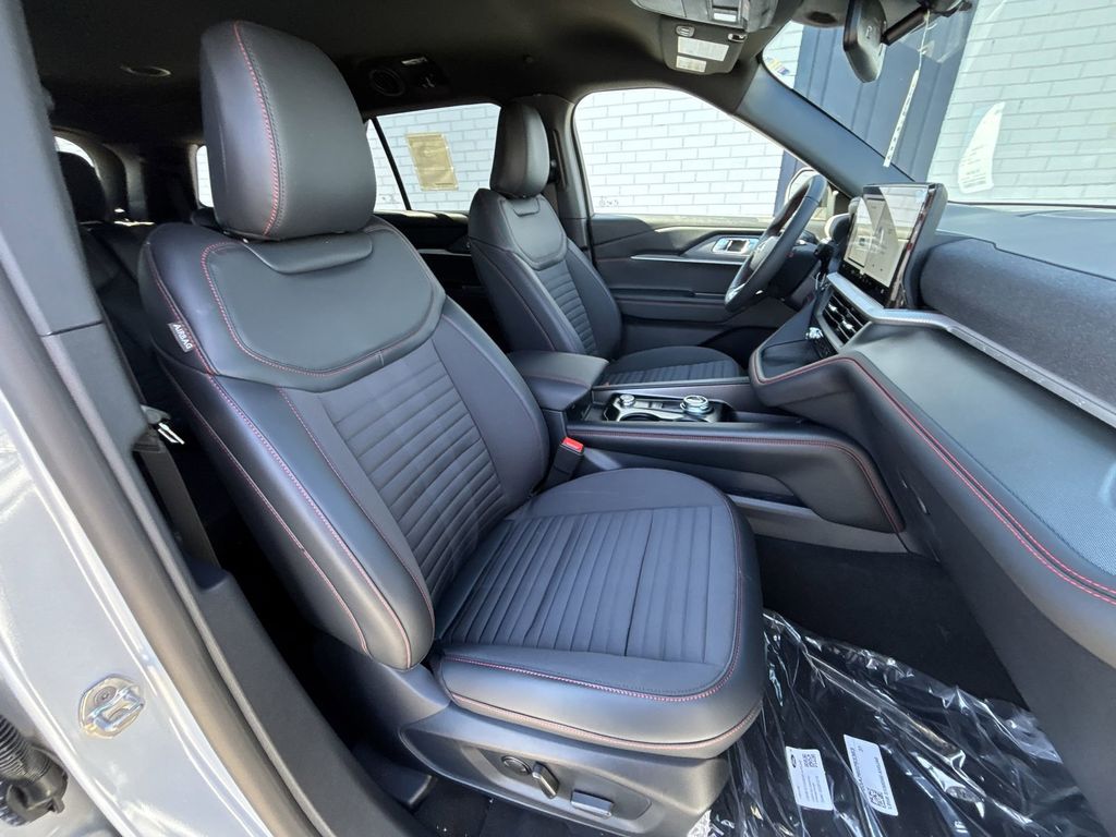 New 2026 Space White Metallic Ford ST-Line image 27