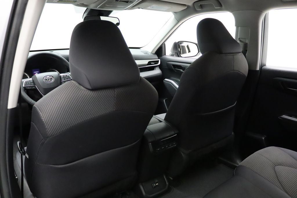 Thumbnail: 2021 Toyota Highlander - 20