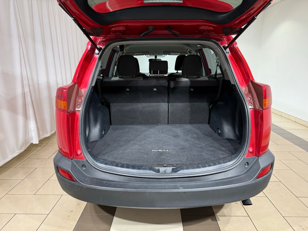 Thumbnail: 2015 Toyota RAV4 - 11