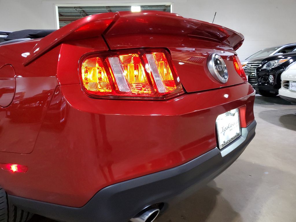 2010 Ford Mustang GT Premium 38