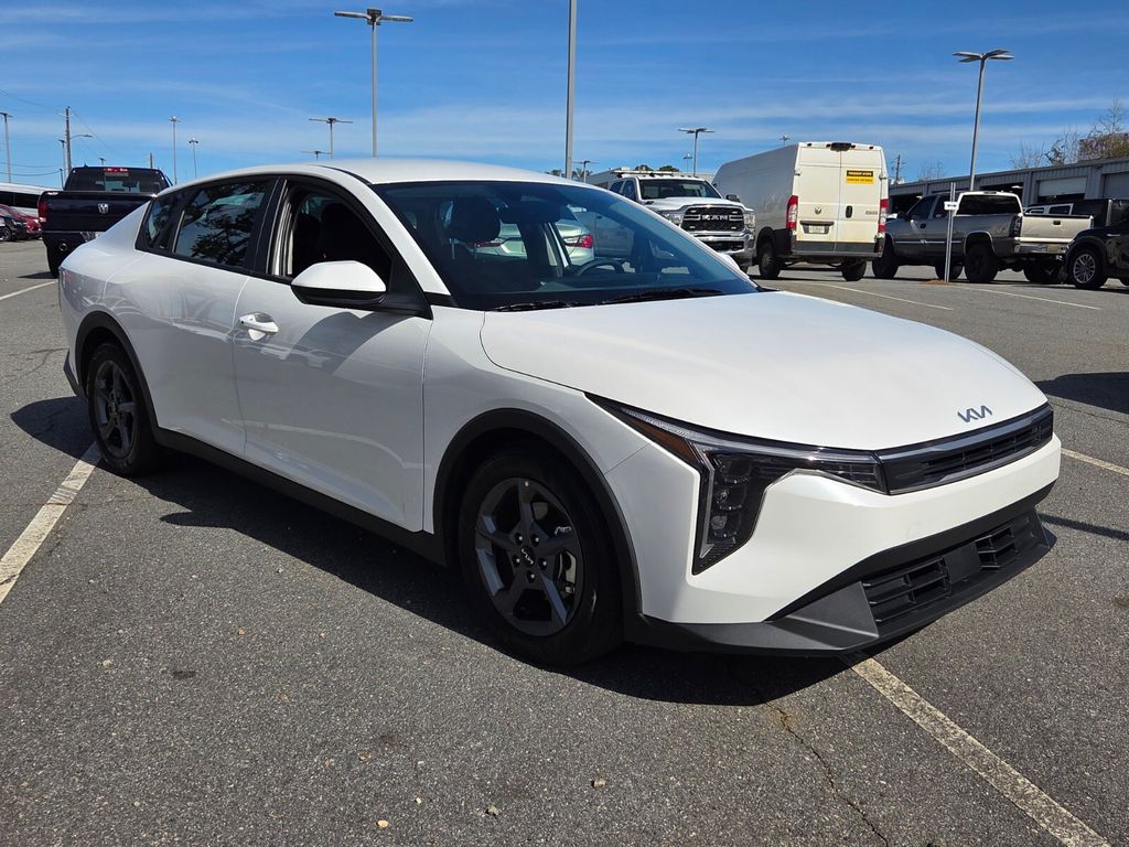 2025 Kia K4 LXS