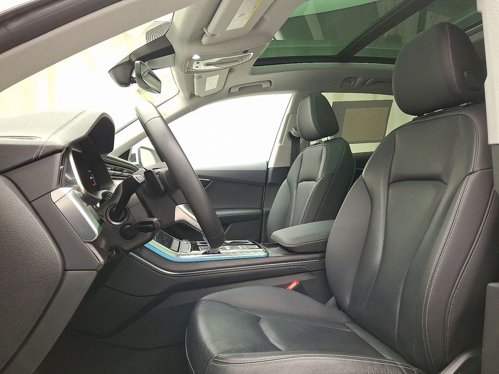 Thumbnail: 2023 Audi Q8 - 13