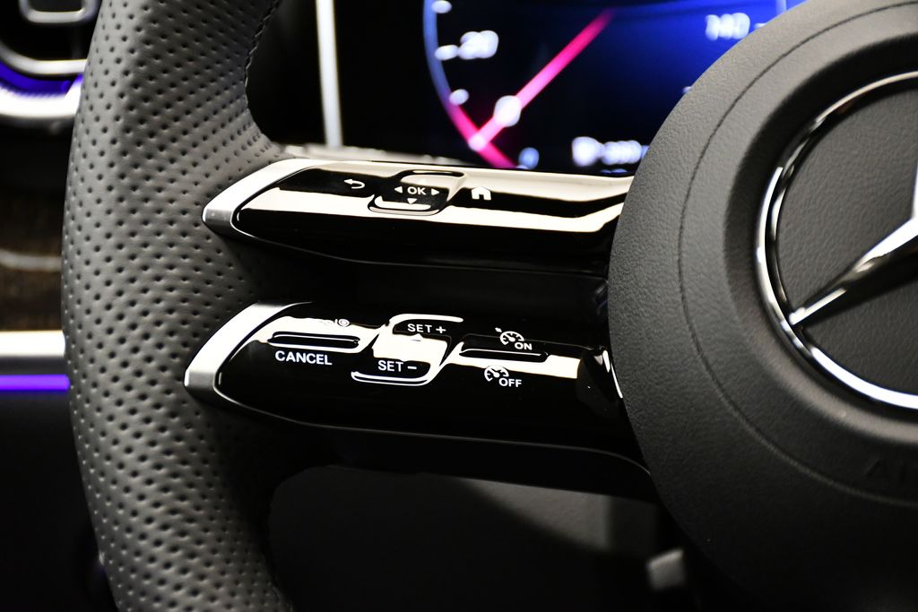 Thumbnail: 2025 Mercedes-Benz GLC - 22