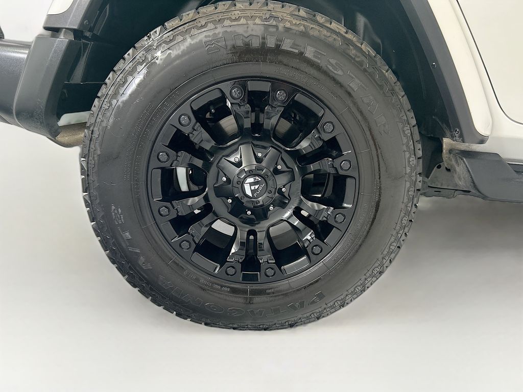 Thumbnail: 2021 Jeep Wrangler - 32