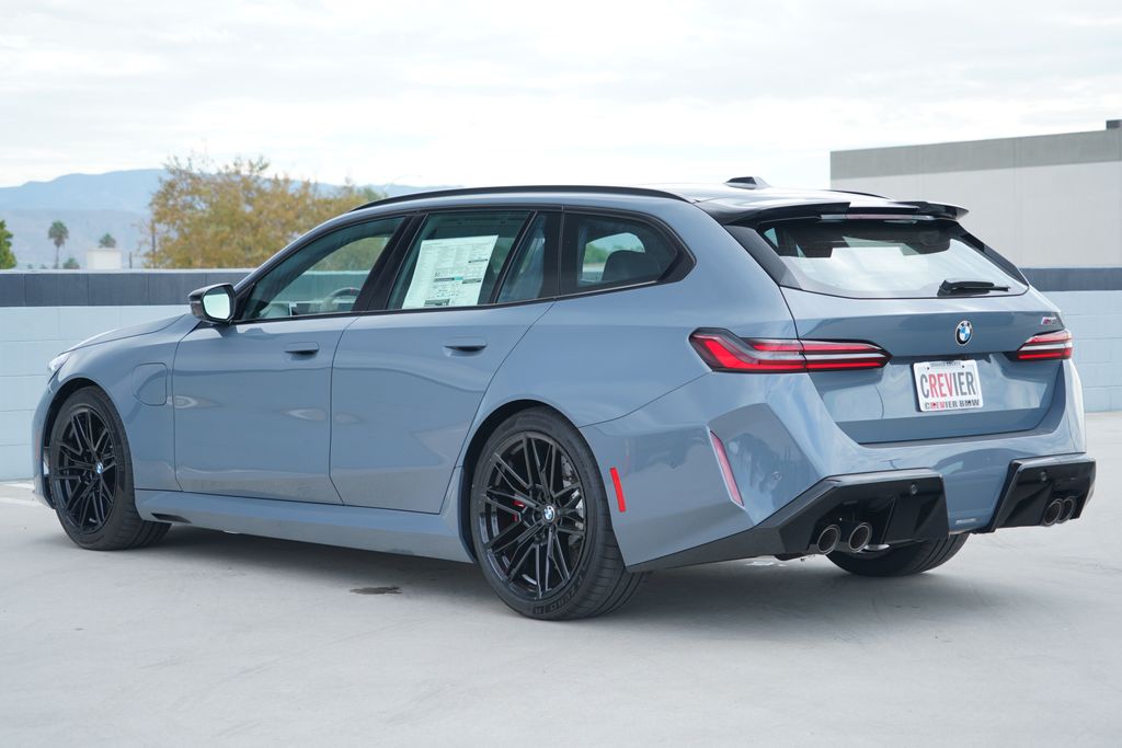 Thumbnail: 2027 BMW M5 - 10