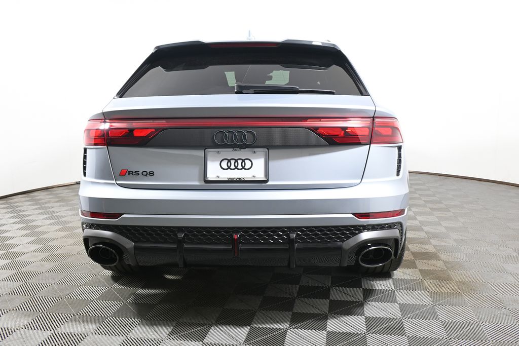 Thumbnail: 2026 Audi RS Q8 - 6