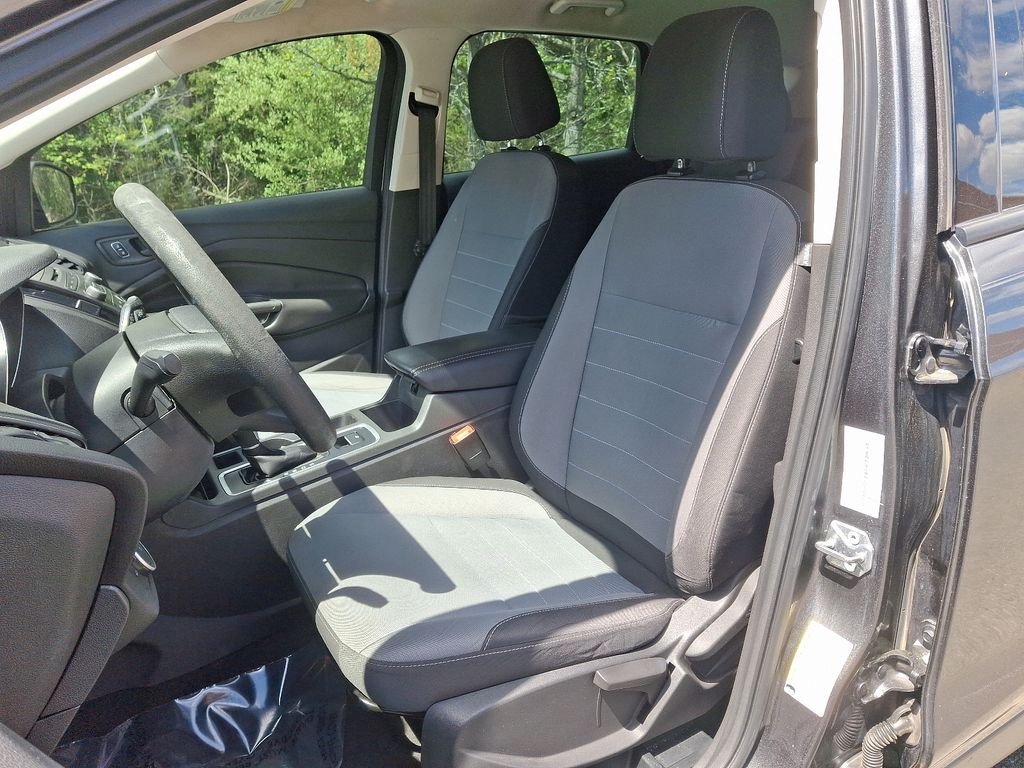 2017 Ford Escape S 14