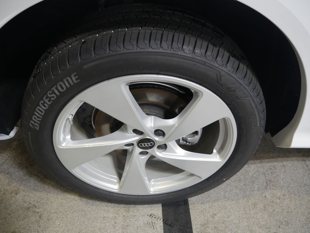 Thumbnail: 2025 Audi Q5 - 13