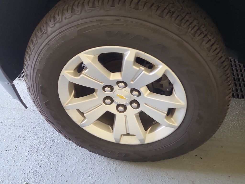 View vehicle photo 6