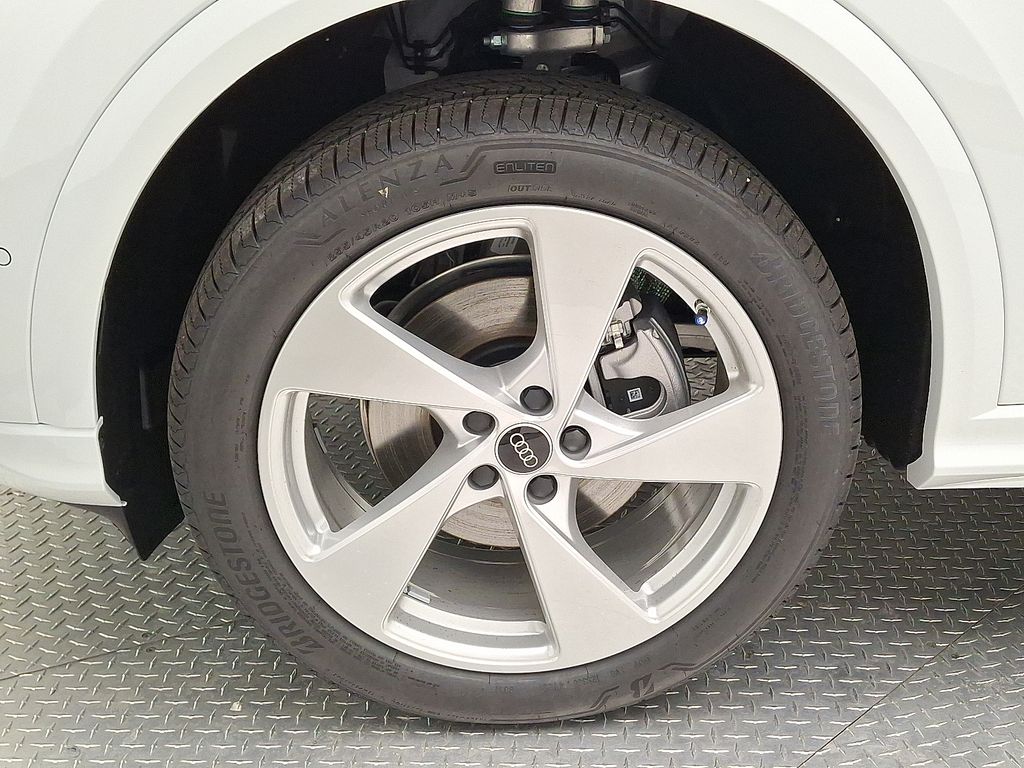 Thumbnail: 2025 Audi Q5 - 5