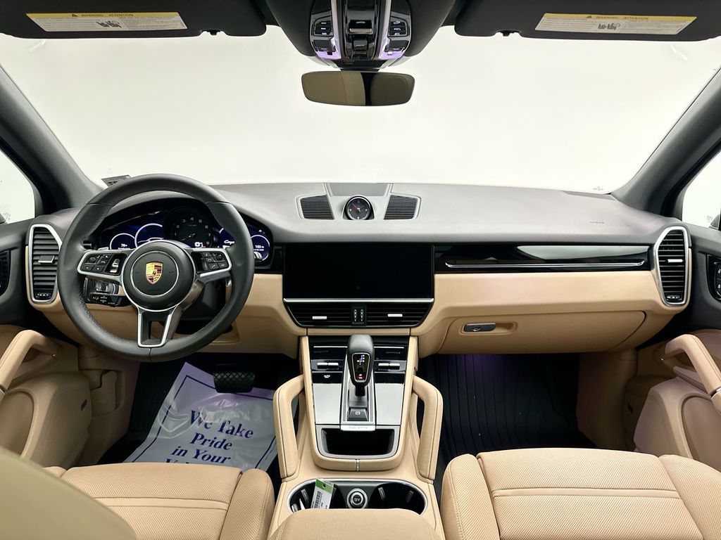 2022 Porsche Cayenne Base 8