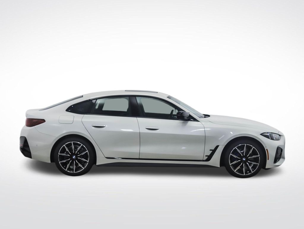 Thumbnail: 2025 BMW i4 - 6