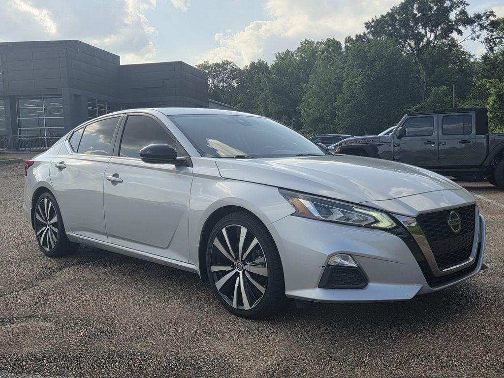 2020 Nissan Altima 2.5 SR FWD