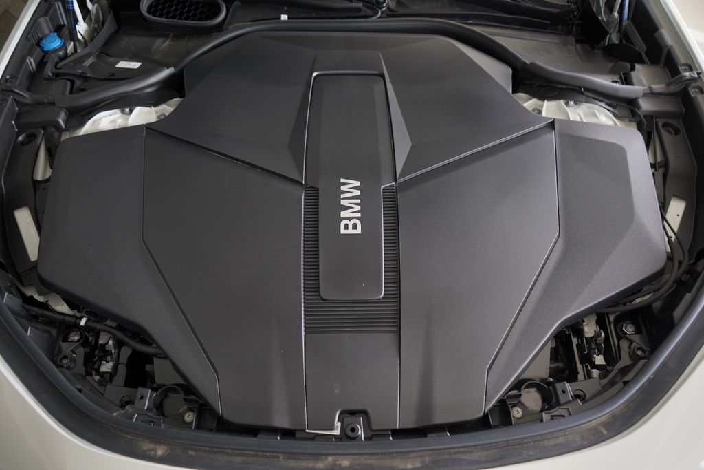 Thumbnail: 2025 BMW i7 - 22