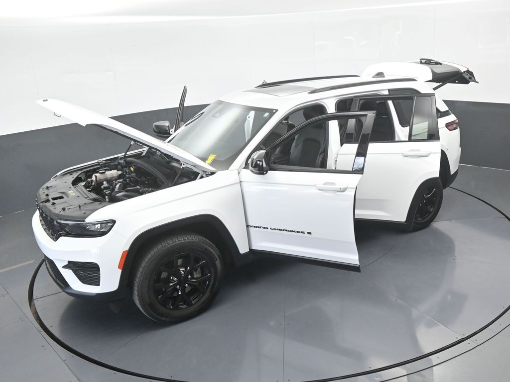 Used 2024 Bright White Clearcoat Jeep Altitude X image 70