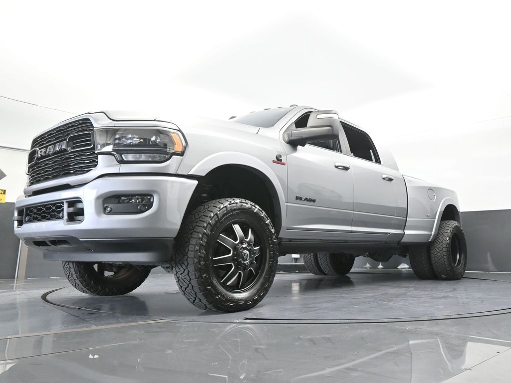 Used 2024 Billet Silver Metallic Clearcoat Ram Limited image 58