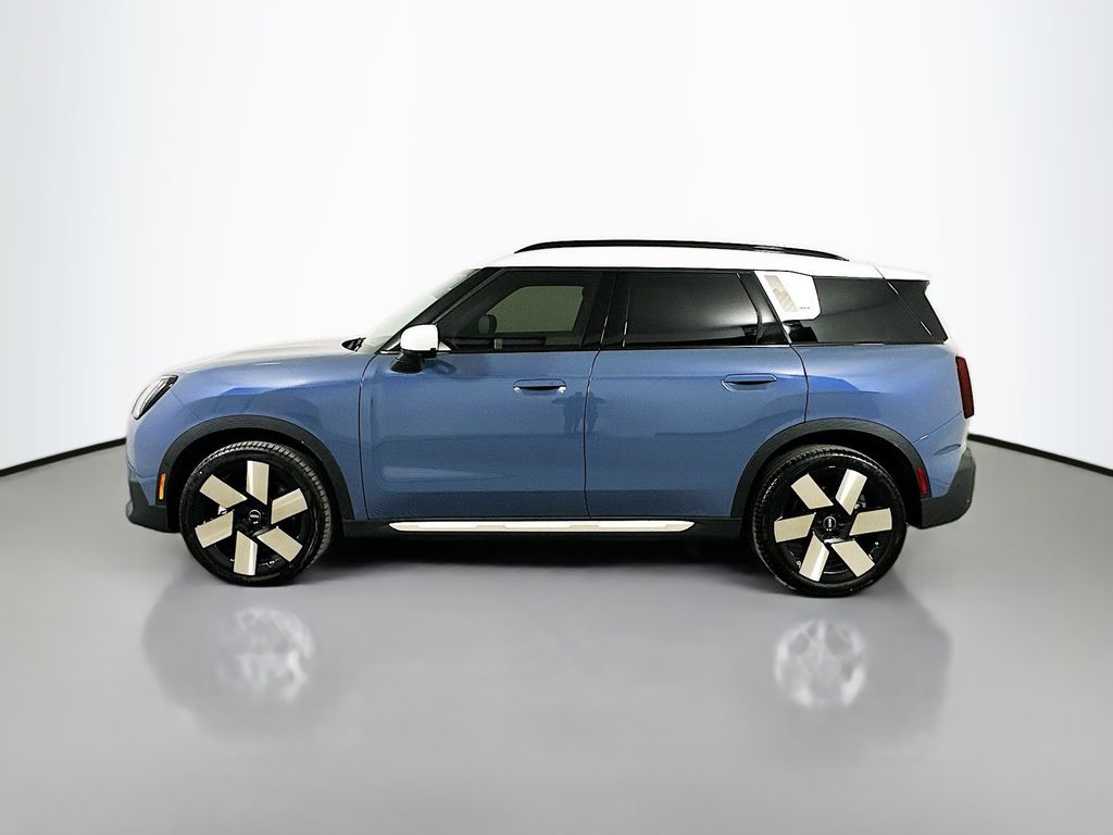 2025 MINI Cooper Countryman Iconic 8