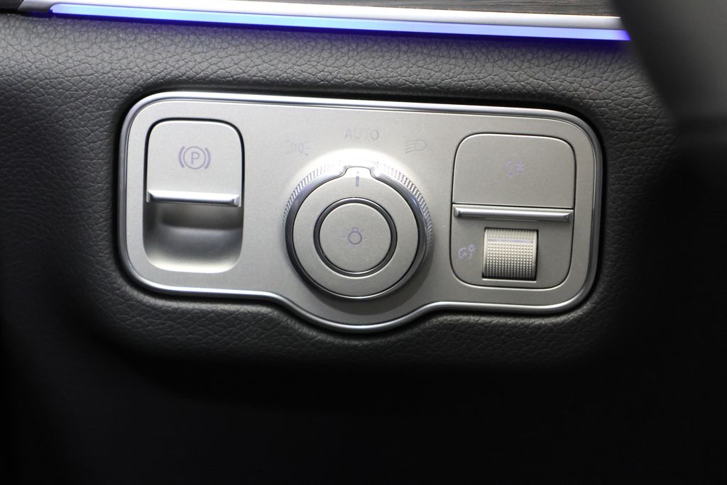 Thumbnail: 2026 Mercedes-Benz GLE - 19