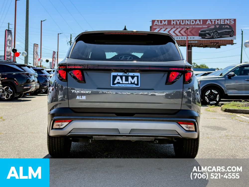 Used 2025 Gray Hyundai SEL image 5