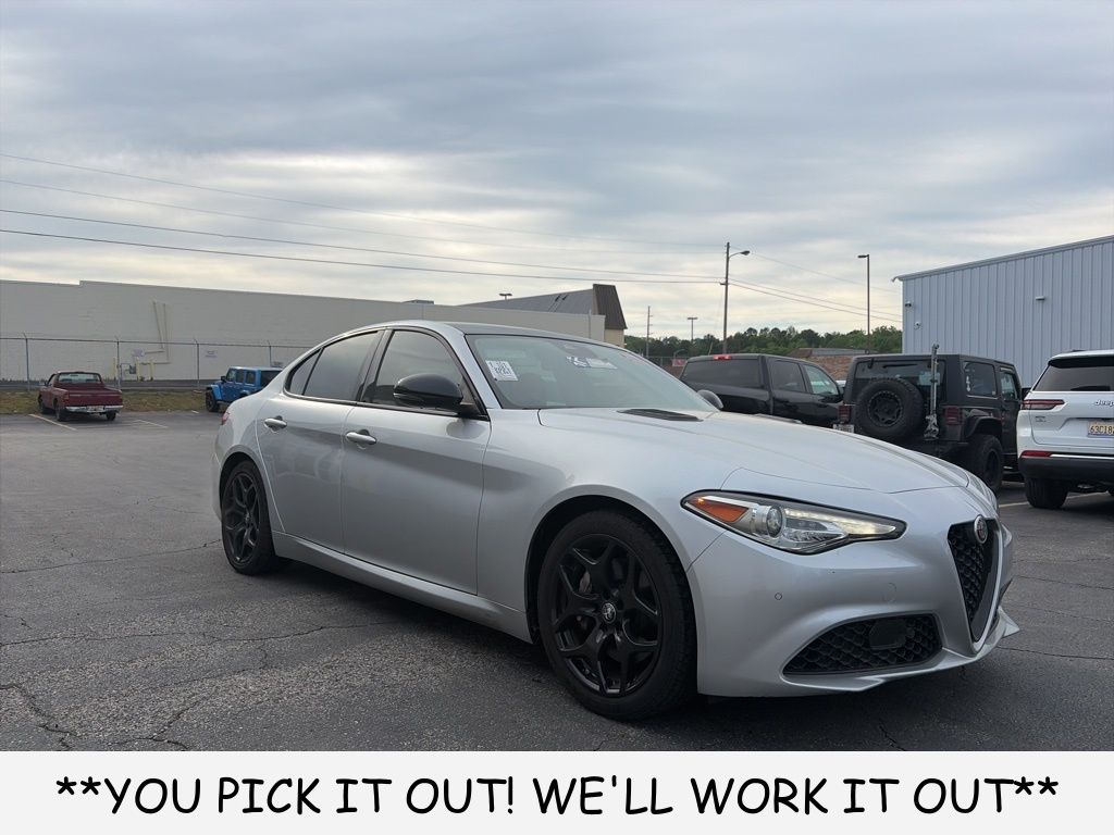 Silverstone Gray Metallic 2021 Alfa Romeo Giulia Sprint RWD Sedan Rear-Wheel Drive 8-Speed Automatic