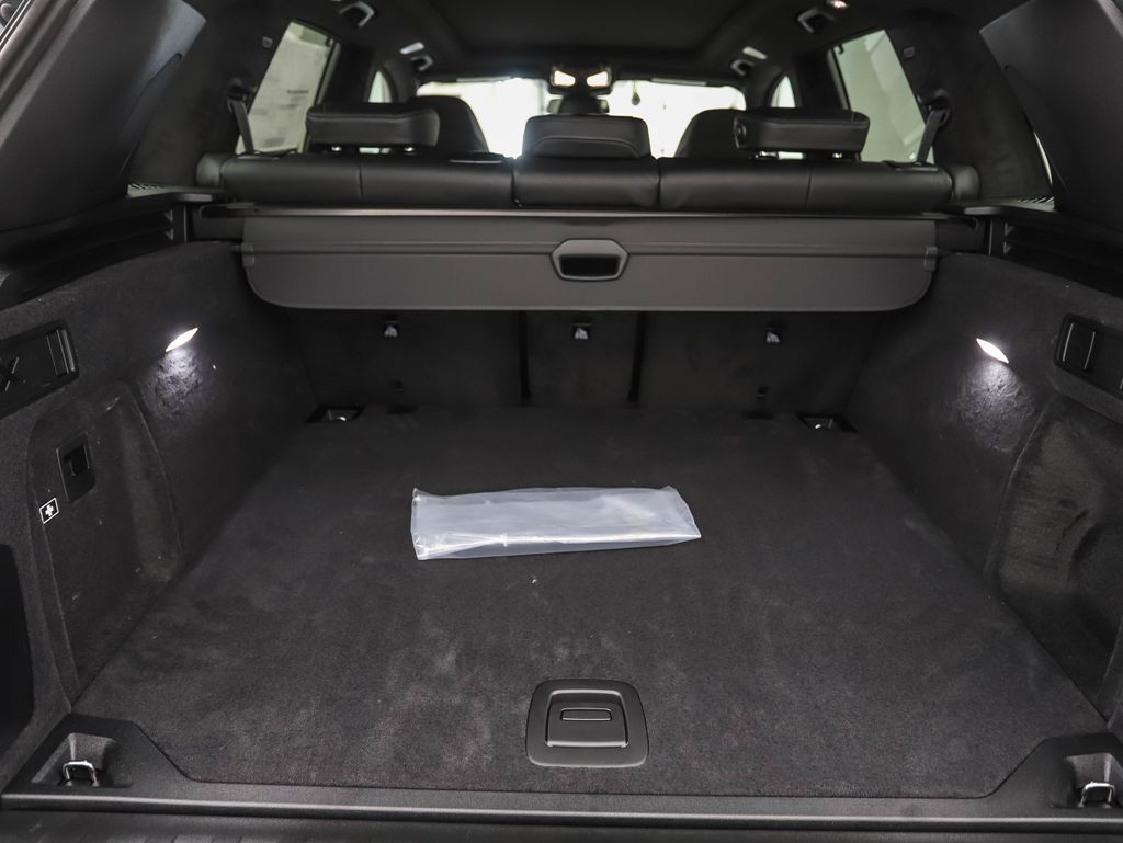 Thumbnail: 2026 BMW X5 - 25