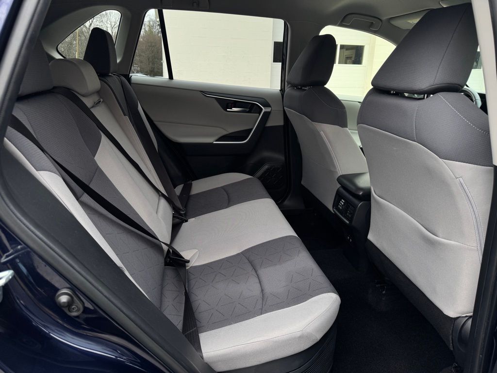 2020 Toyota RAV4 Hybrid XLE