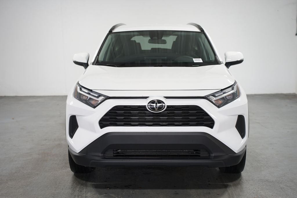 2024 Toyota RAV4 XLE 2