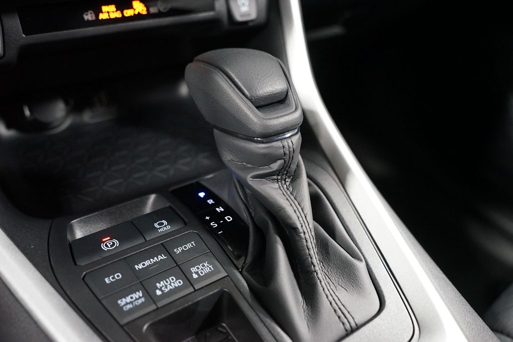 Thumbnail: 2025 Toyota RAV4 - 21