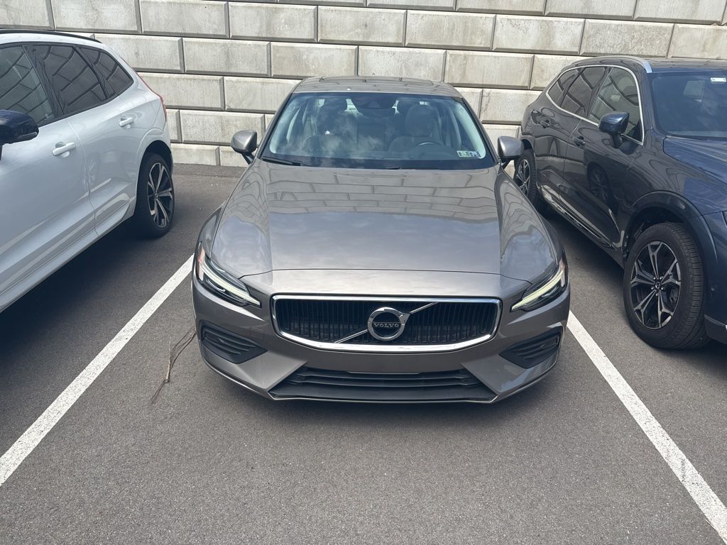 Pebble Gray Metallic 2020 Volvo S60 T6 Momentum AWD Sedan All-Wheel Drive Automatic