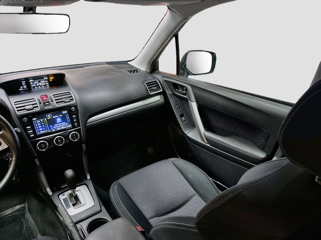Used 2018 Ice Silver Metallic Subaru 2.5i Premium image 24