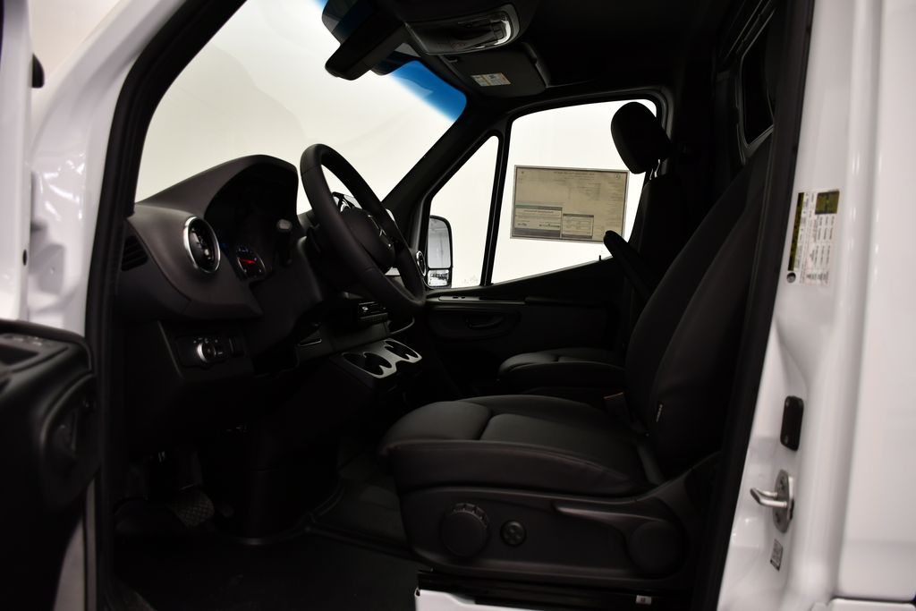 Thumbnail: 2026 Mercedes-Benz Sprinter - 26