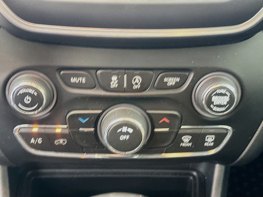 Used Car 2022 Jeep Cherokee  X For Sale Under $25,000 In Austin, Texas