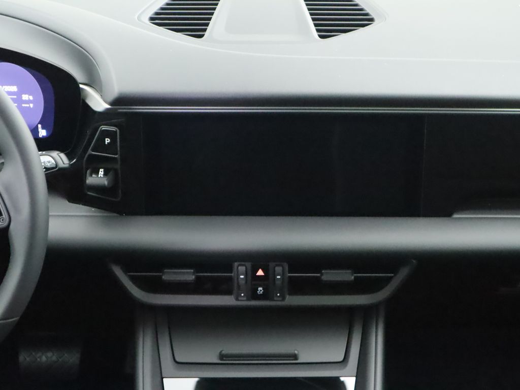 Thumbnail: 2025 Porsche Macan - 17