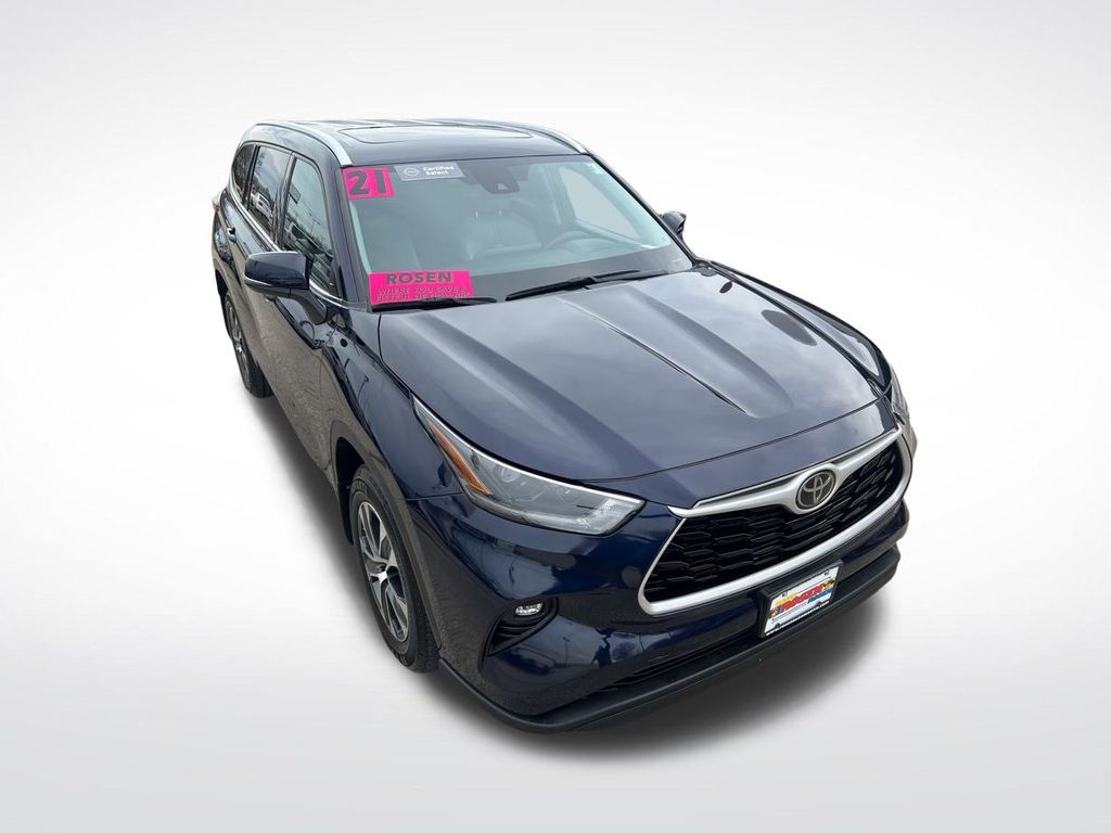 2021 Toyota Highlander XLE photo