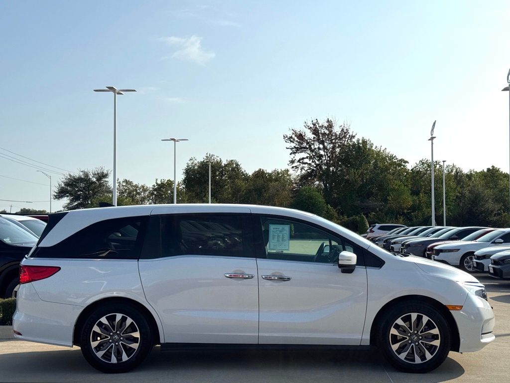 2023 Honda Odyssey EX-L White at Community Honda