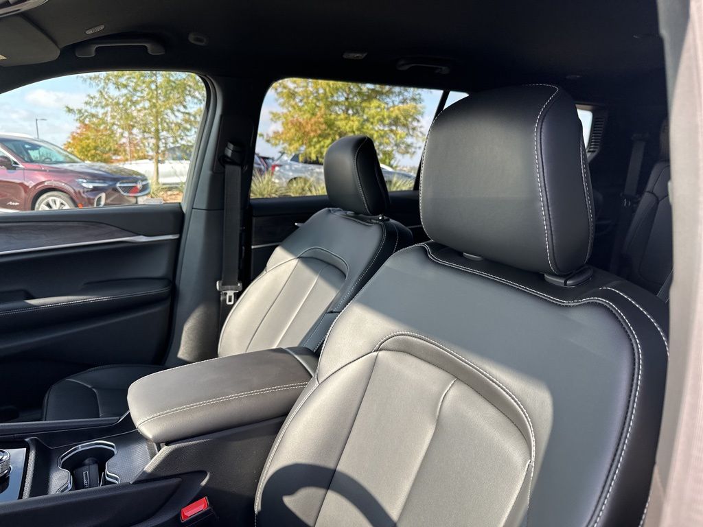 New Car 2025 Jeep Grand Cherokee L  Limited For Sale Under $50,000 In Austin, Texas