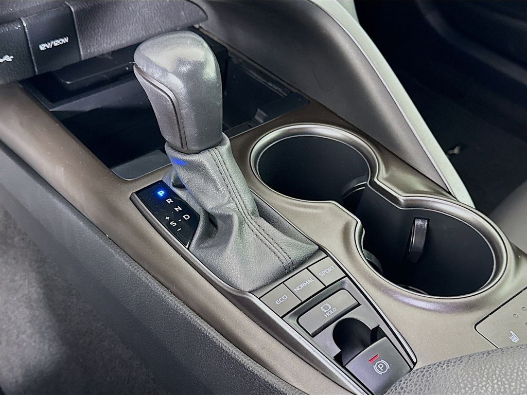 Thumbnail: 2021 Toyota Camry - 17