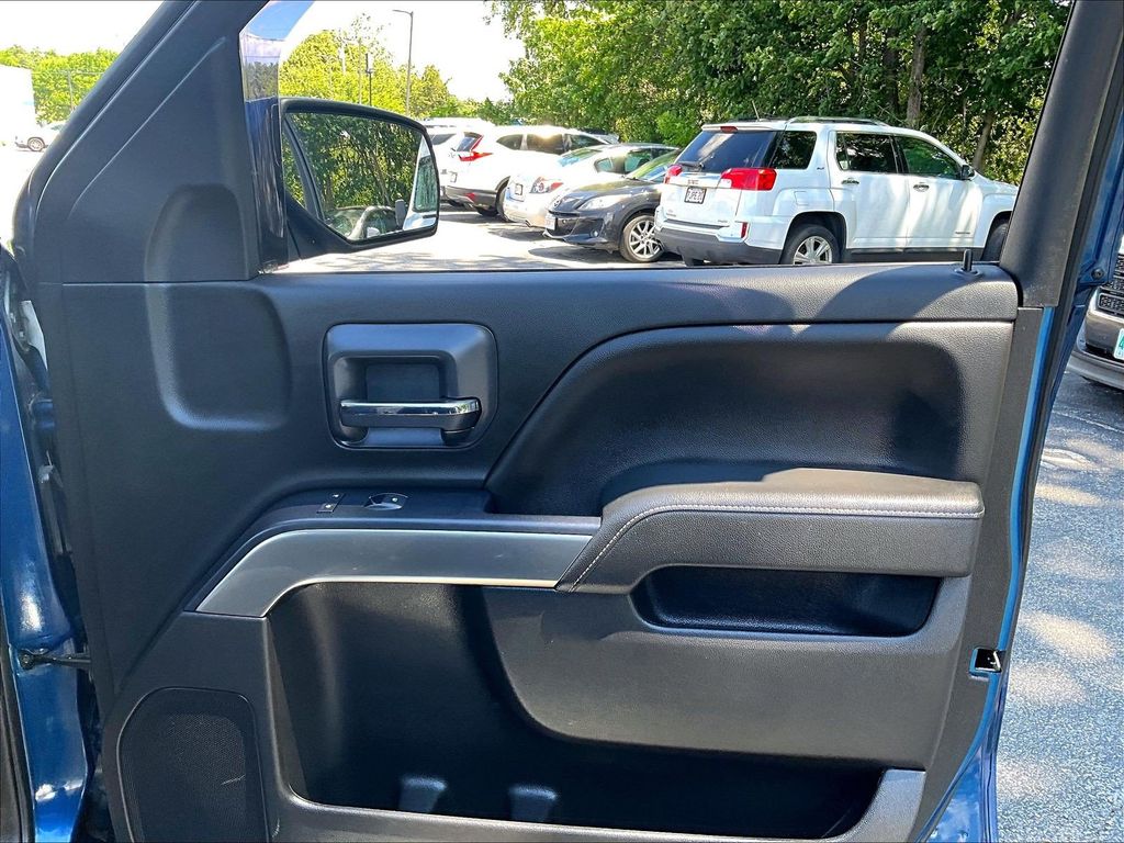 2019 Chevrolet Silverado 1500 LD — photo 12